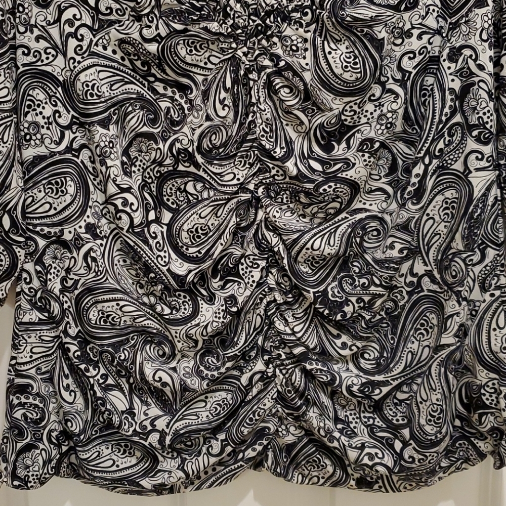 Paisley tunic, scarf and floral clip - Picture 4 of 9